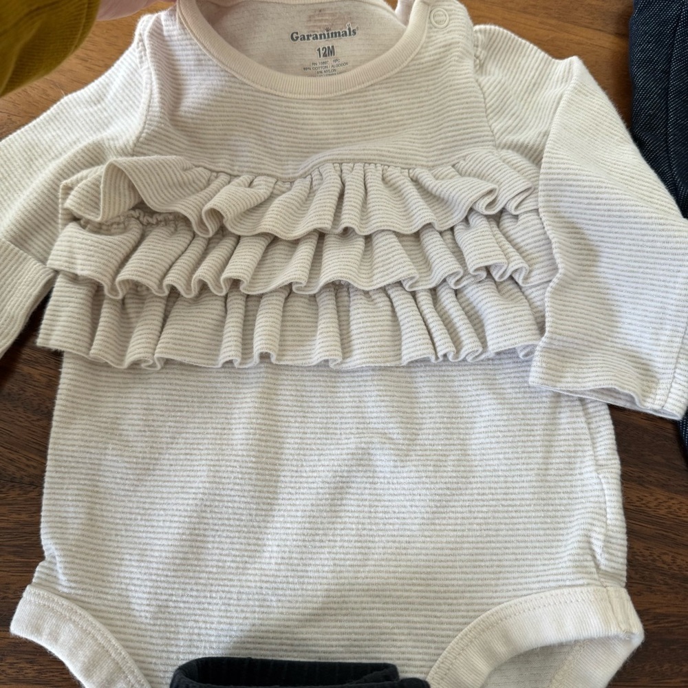 Toddler Lot of 6: Gold Cream Long Sleeve Bodysuit and 5 Leggings Size 12M - Picture 2 of 4